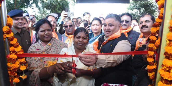 राम-नाम की धुन पर 850 भक्त रामलला के दर्शन के लिए अयोध्या रवाना पर्यटन एवं संस्कृति मंत्री राजेश अग्रवाल ने दिखाई हरी झंडी….