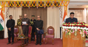 राज्यपाल डेका ने अमिताभ जैन को मुख्य सूचना आयुक्त एवं अग्रवाल और मिश्रा को राज्य सूचना आयुक्त पद की शपथ दिलाई….