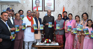 राज्यपाल डेका ने ‘एक पेड़ मां के नाम‘ काव्य संग्रह का किया विमोचन….