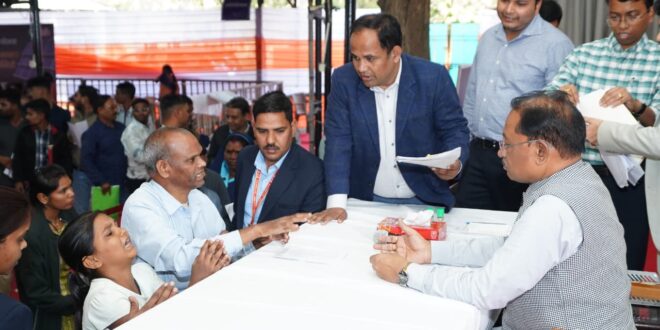 मुख्यमंत्री विष्णु देव साय के निर्देश पर लकवाग्रस्त महिला को तुरंत मंजूर हुए 5 लाख रुपए….