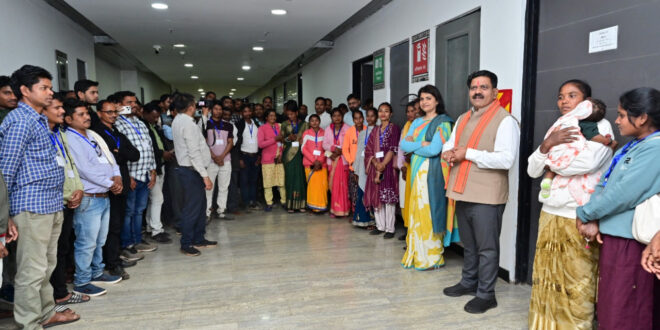 सुकमा जिले के ग्राम पंचायत प्रतिनिधियों से उपमुख्यमंत्री विजय शर्मा ने की मुलाकात…..