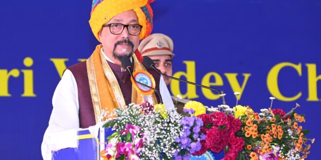 दाऊ वासुदेव चन्द्राकर कामधेनु विश्वविद्यालय दुर्ग का चतुर्थ दीक्षांत समारोह संपन्न: 1536 छात्रों को स्नातक, स्नातकोत्तर तथा पीएचडी उपाधि प्रदान की गई – राज्यपाल डेका….
