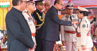 राज्यपाल रमेन डेका ने गणतंत्र दिवस समारोह में वीरता, शौर्य एवं उत्कृष्ट सेवा के लिए किया सम्मानित…..