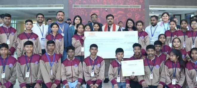 दिल्ली में आयोजित मॉडल यूथ ग्राम सभा में कोसमगुड़ा एकलव्य विद्यालय के युवाओं को मिला प्रथम पुरस्कार: उपमुख्यमंत्री एवं पंचायत मंत्री विजय शर्मा ने दी बधाई….