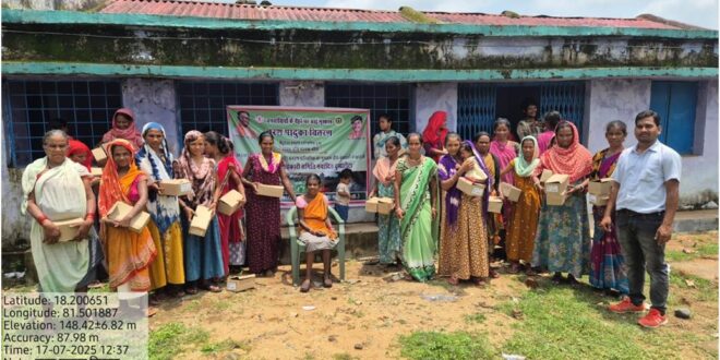 तेंदूपत्ता संग्राहकों में खुशियों की लहर : छत्तीसगढ़ सरकार ने फिर शुरू की चरणपादुका योजना, 12.40 लाख वनवासियों को मिला लाभ….