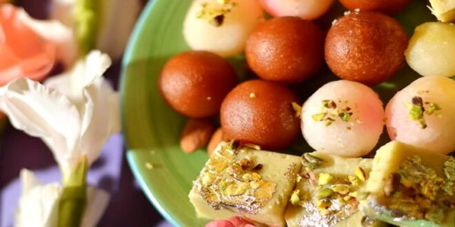 बहू को बदनाम करने की सजा, ससुरालियों ने मिठाई से लगाया ठिकाने, पुलिस ने तीनों आरोपियों को किया गिरफ्तार