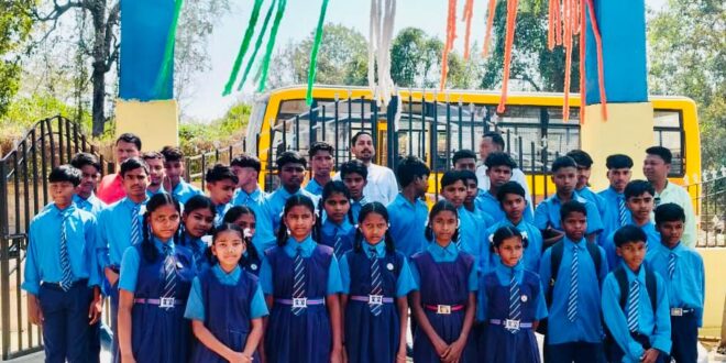 नक्सल प्रभावित क्षेत्र के बच्चों को मिला शैक्षणिक भ्रमण का अवसर: ‘नियद नेल्लानार’ योजना के तहत मिसमा और सामसट्टी के विद्यार्थियों ने देखा विज्ञान का संसार….