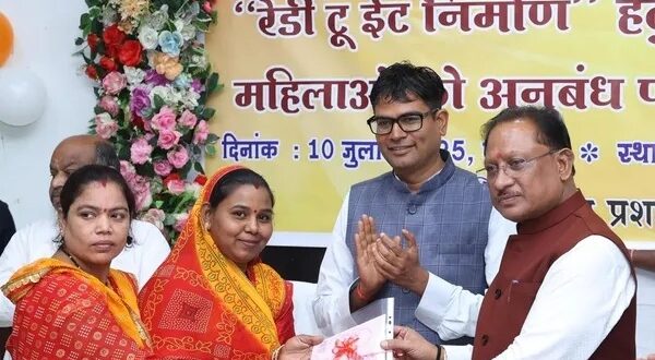 महिला सशक्तिकरण और कुपोषण मुक्ति के लिए 6 जिले के 42 स्व-सहायता समूह को रेडी-टू-ईट निर्माण एवं वितरण का कार्य