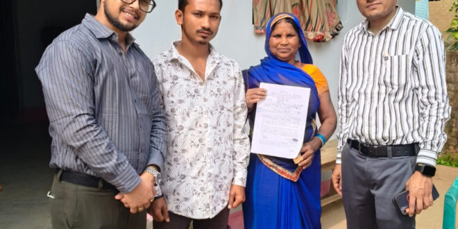 श्रम विभाग द्वारा घर पहुँच दिलाया जा रहा योजना का लाभ…..