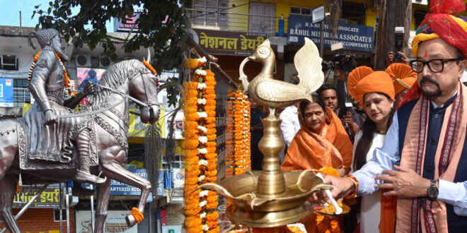 राज्यपाल रमेन डेका ने छत्रपति शिवाजी महाराज की जयंती पर किया नमन…..