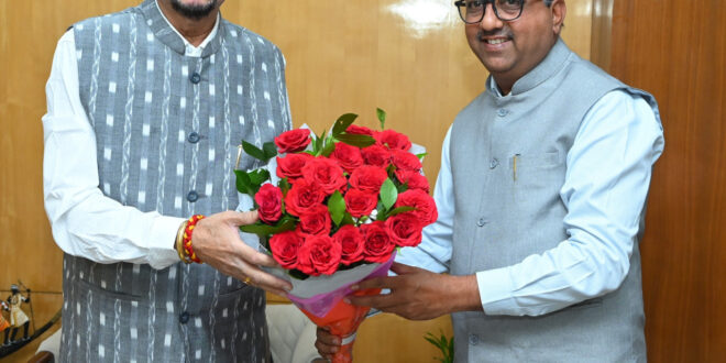 राज्यपाल डेका से अटल विश्वविद्यालय और ओपन विश्वविद्यालय के कुलपतियों की मुलाकात, शैक्षणिक विषयों पर हुई चर्चा…..