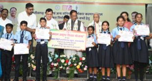 मेहनत की चमक और सरकारी संबल : श्रमिक की बेटी डिंपल कश्यप अब संस्कार सिटी स्कूल में संवार रही अपना भविष्य…..