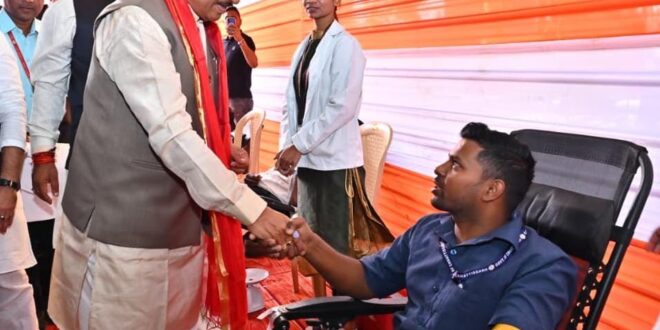 जन्मदिन पर सेवा का संदेश: मुख्यमंत्री विष्णु देव साय ने जन्मदिन पर रक्तदान शिविर का किया शुभारंभ….