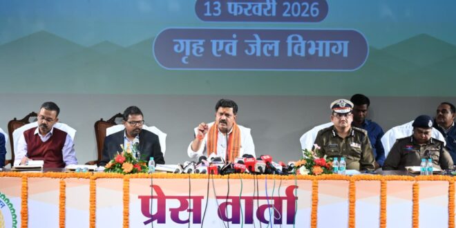 गृह, जेल मंत्री विजय शर्मा की आज छत्तीसगढ संवाद नवा रायपुर के ऑडिटोरियम में पत्रकारों से चर्चा करते हुए….