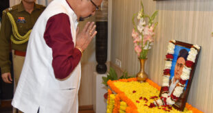 राज्यपाल रमेन डेका ने वीर विनायक दामोदर सावरकर को श्रद्धांजलि दी…..