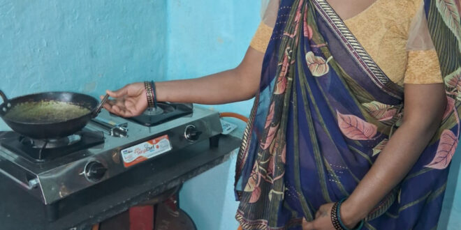 प्रधानमंत्री उज्ज्वला योजना: धुएँ से मिली मुक्ति, समय की हो रही बचत….