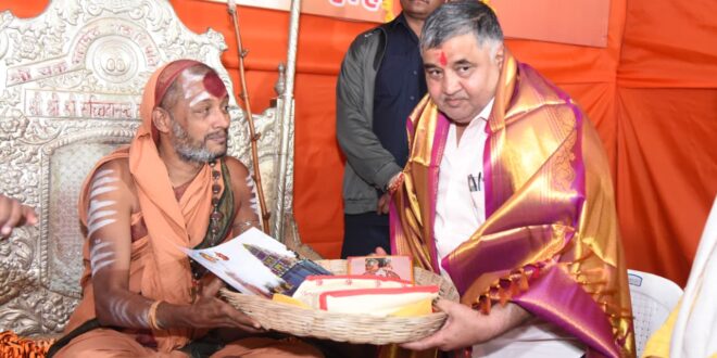 राजिम कुंभ कल्प 2026: पर्यटन एवं संस्कृति मंत्री राजेश अग्रवाल ने त्रिवेणी संगम पर संतों से की भेंट, बिहान दीदियों द्वारा बनाए गए छत्तीसगढ़ी व्यंजनों का चखा स्वाद….