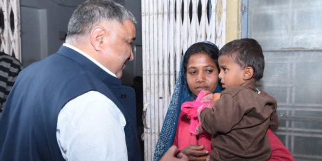 मुख्यमंत्री विष्णु देव साय के जन्मदिवस पर लखनपुर में विशेष पूजा-अर्चना, मंत्री राजेश अग्रवाल ने मरीजों को बांटे फल….