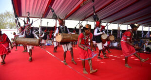 राष्ट्रपति के समक्ष बास्तानार के युवाओं ने ‘गौर नृत्य’ से बिखेरे अद्भुत लोक-रंग…..