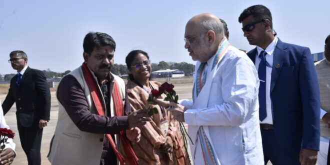 केन्द्रीय गृह मंत्री अमित शाह का जगदलपुर के मां दंतेश्वरी एयरपोर्ट में आत्मीय स्वागत…