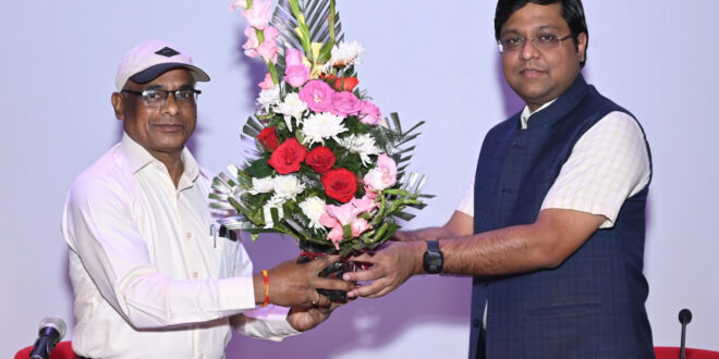 जनसंपर्क विभाग के अपर संचालक जे.एल. दरियो को सेवानिवृत्ति पर दी गई गरिमामय विदाई….