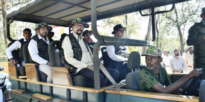 राज्यपाल रमेन डेका ने किया अचानकमार टाइगर रिजर्व का दौरा, जनजातीय कला और प्राकृतिक सौंदर्य की सराहना, प्राकृतिक वातावरण में वन्य जीव के संरक्षण को किया प्रोत्साहित….