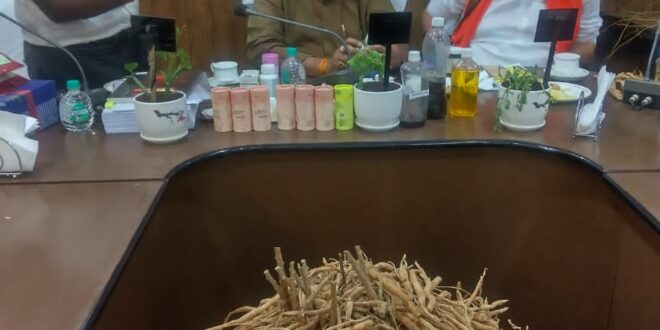 बस्तर और सरगुजा में औषधीय पौधों की योजनाओं का होगा विस्तार : विकास मरकाम….