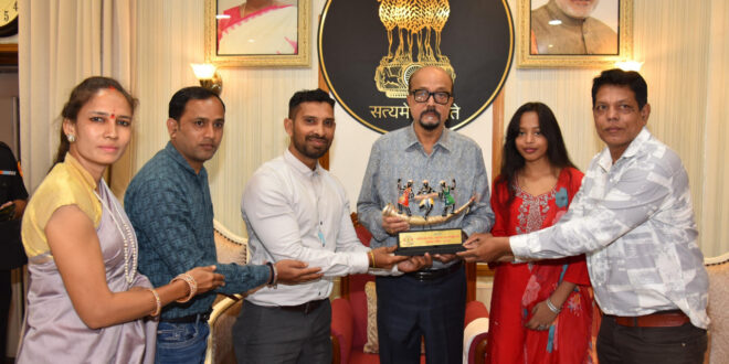 राज्यपाल रमेन डेका से रेडियो संगवारी टीम ने की सौजन्य मुलाकात…..