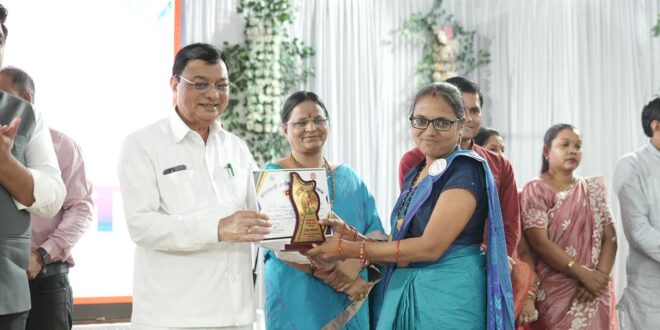 कैबिनेट मंत्री लखन लाल के मुख्य आतिथ्य में जिला स्तरीय महतारी वंदन सम्मेलन का हुआ आयोजन….