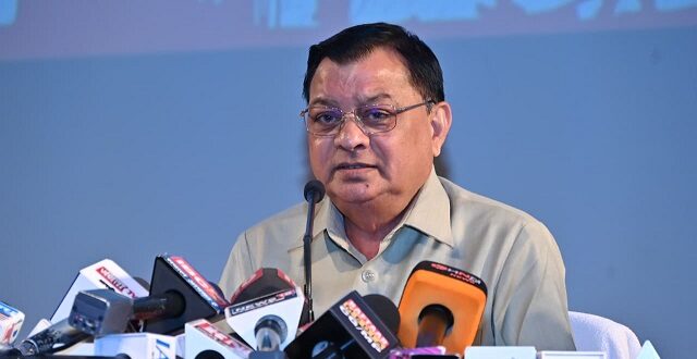 मंत्री लखनलाल देवांगन के विभागों के लिए 01 हजार 823 करोड़ रुपए से अधिक की अनुदान मांगें पारित, राज्य को अब तक 8 लाख करोड़ रूपए से अधिक निवेश प्रस्ताव….