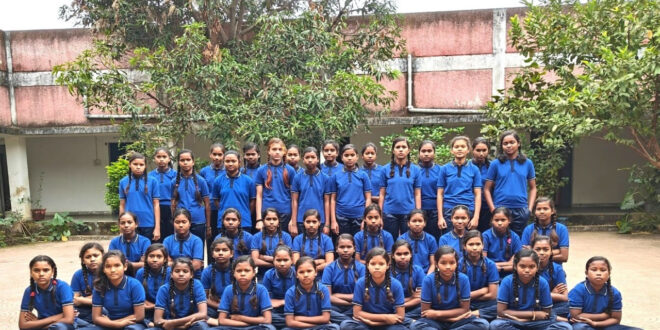 तोषगांव प्री मैट्रिक आदिवासी कन्या छात्रावास में छात्राओं को सुरक्षित आवास के साथ मिल रहा सकारात्मक वातावरण….