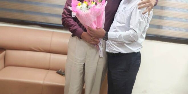 राज्य नीति आयोग के उपाध्यक्ष गणेश शंकर मिश्रा से मुख्यमंत्री के सलाहकार डॉ. धीरेंद्र तिवारी की सौजन्य भेंट….