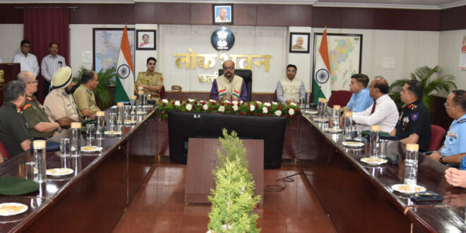 राज्यपाल रमेन डेका से रक्षा महाविद्यालय नई दिल्ली के अध्ययन दल ने की सौजन्य भेंट……