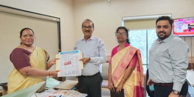 झारखंड के सूचना एवं जनसंपर्क विभाग की टीम ने छत्तीसगढ़ संवाद द्वारा प्रकाशित ‘रोजगार और नियोजन’ की ली जानकारी….