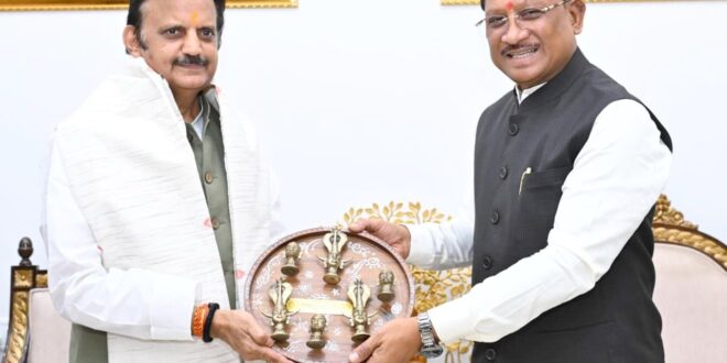 मुख्यमंत्री से मध्यप्रदेश के उपमुख्यमंत्री राजेंद्र शुक्ला ने की सौजन्य मुलाकात…..