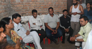 उद्योग मंत्री देवांगन ने शोकाकुल परिवार से मिलकर व्यक्त की गहरी संवेदना, संजय नगर वार्ड के लक्ष्मण बन बस्ती में दो दिन पूर्व बाउंड्रीवॉल डहने से मासूम की गई थी जान….