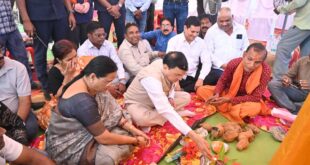 शासकीय स्कूलों के बुनियादी सुविधाओं के विकास के लिए संकल्पित होकर कार्य कर रही विष्णु देव सरकार : उद्योग मंत्री लखन लाल देवांगन….