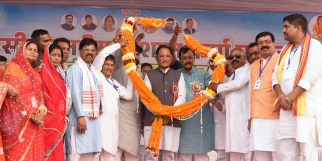 छत्तीसगढ़ में सामूहिक विवाह बना सामाजिक एकता का उत्सव, मुख्यमंत्री ने 13 नवदंपतियों को दिया आशीर्वाद….