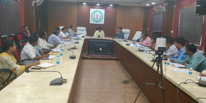 कलेक्टर एस. जयवर्धन ने ली खाद्य विभाग की समीक्षा बैठक, विभागीय योजनाओं की प्रगति का लिया जायजा…