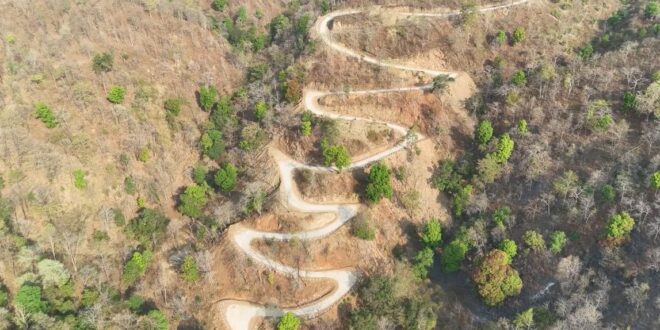 प्रधानमंत्री जनमन योजना से बदली सेजाडीह की तस्वीर, पहाड़ों के बीच बसे बैगा परिवारों तक पहली बार पहुंची पक्की सड़क….