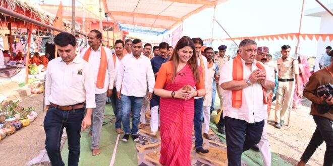 पर्यटन एवं संस्कृति मंत्री राजेश अग्रवाल कवर्धा के जानकी वन धाम शिवालय में आयोजित प्राण-प्रतिष्ठा समारोह में हुए शामिल…..