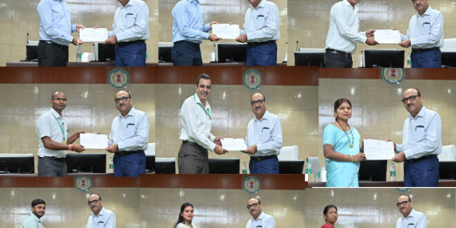 ई-ऑफिस से परिलक्षित हो रही है श्रेष्ठ कार्य संस्कृति, मंत्रालय में ई-ऑफिस एवं बायोमेट्रिक अटेंडेंस के लिए श्रेष्ठ कर्मचारियों को किया गया सम्मानित….