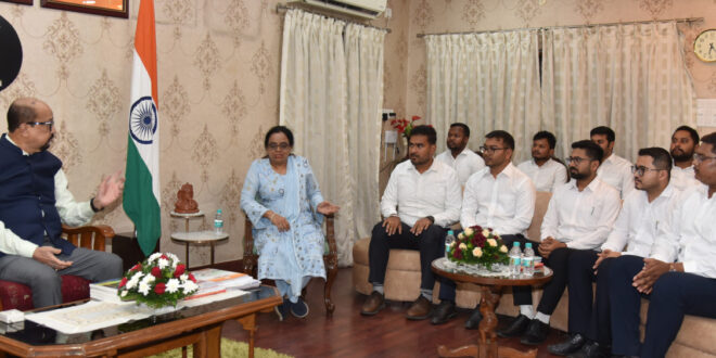 राज्यपाल रमेन डेका से प्रशिक्षणरत नायब तहसीलदारों ने की सौजन्य भेंट….