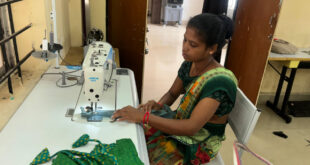 नक्सलवाद का अंधेरा छोड़ शर्मिला ने थामी स्वावलंबन की सुई, दंतेवाड़ा में लिख रही हैं बदलाव की इबारत….