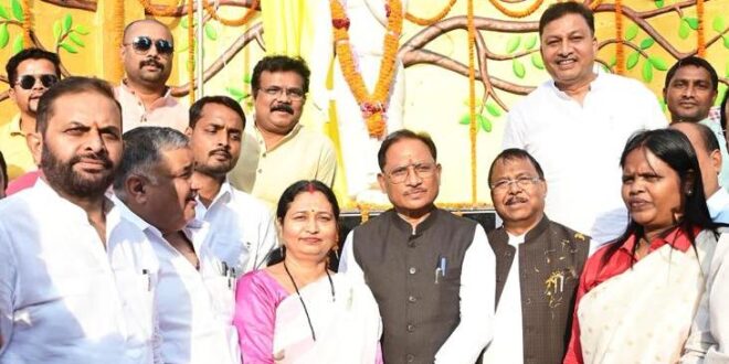 माँ भारती के वीर सपूत चंद्रशेखर आज़ाद को नमन: मुख्यमंत्री विष्णुदेव साय ने अंबिकापुर में प्रतिमा का किया अनावरण…