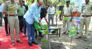 राज्यपाल रमेन डेका ने ली रायपुर जिले में विकासखंड स्तरीय समीक्षा बैठक….