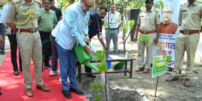 राज्यपाल रमेन डेका ने ली रायपुर जिले में विकासखंड स्तरीय समीक्षा बैठक….