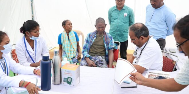 लाल आतंक के सूर्यास्त के साथ सुकमा में उदय हुआ स्वास्थ्य सेवाओं का सूरज: मेगा स्वास्थ्य शिविर में उमड़ा जनसैलाब, स्वास्थ्य शिविर में 6,500 से अधिक लोगों ने लाभ लिया……