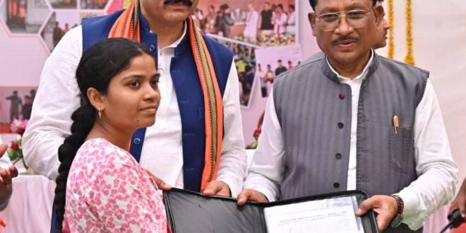 भटके कदमों को नई दिशा: सुकमा में पुनर्वास से विकास की कहानी लिख रही है सरकार, मुख्यमंत्री विष्णु देव साय ने पुनर्वास केंद्र का किया अवलोकन, पुनर्वासितों से किया आत्मीय संवाद…..