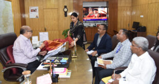 राज्यपाल रमेन डेका ने कोसा वस्त्रों के नवाचार और बुनकरों के आर्थिक सशक्तिकरण पर दिया जोर…..